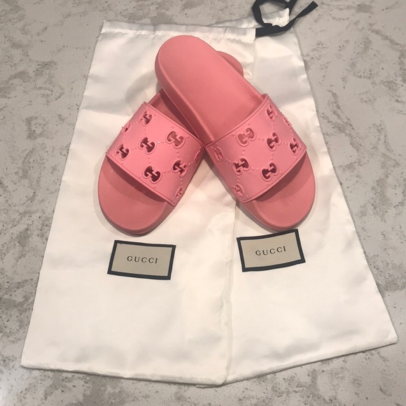 womens pink gucci slides